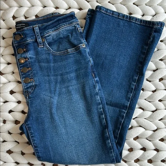 Banana Republic Cropped Bootcut Jeans - Picture 5 of 7